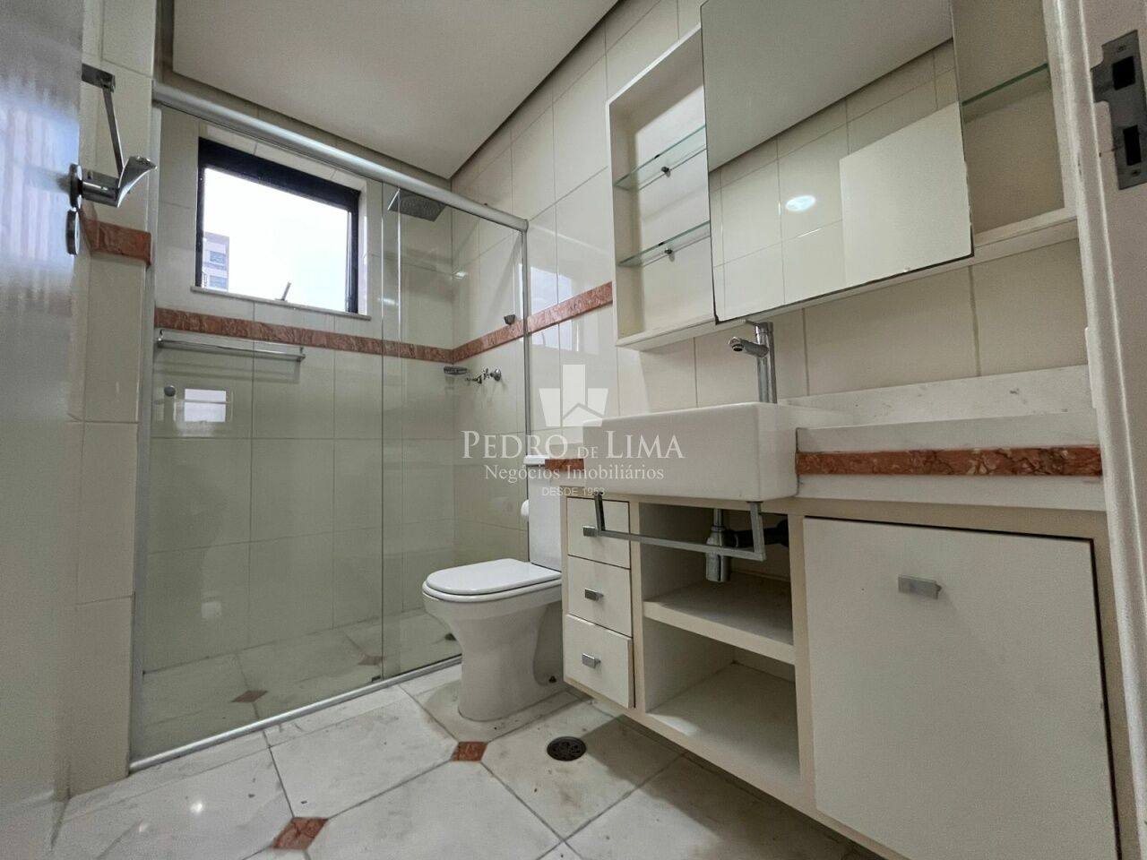 Apartamento 4 quartos, 4 vagas, Vila Carrão. Condomínio Monte Carlo