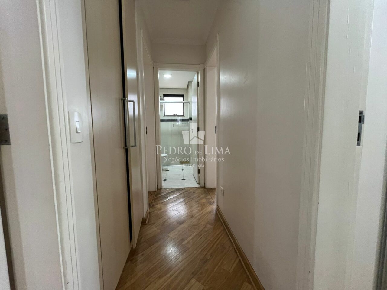 Apartamento 4 quartos, 4 vagas, Vila Carrão. Condomínio Monte Carlo