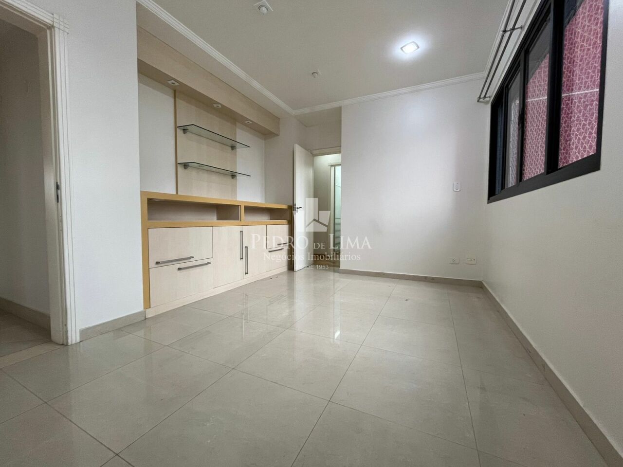 Apartamento 4 quartos, 4 vagas, Vila Carrão. Condomínio Monte Carlo