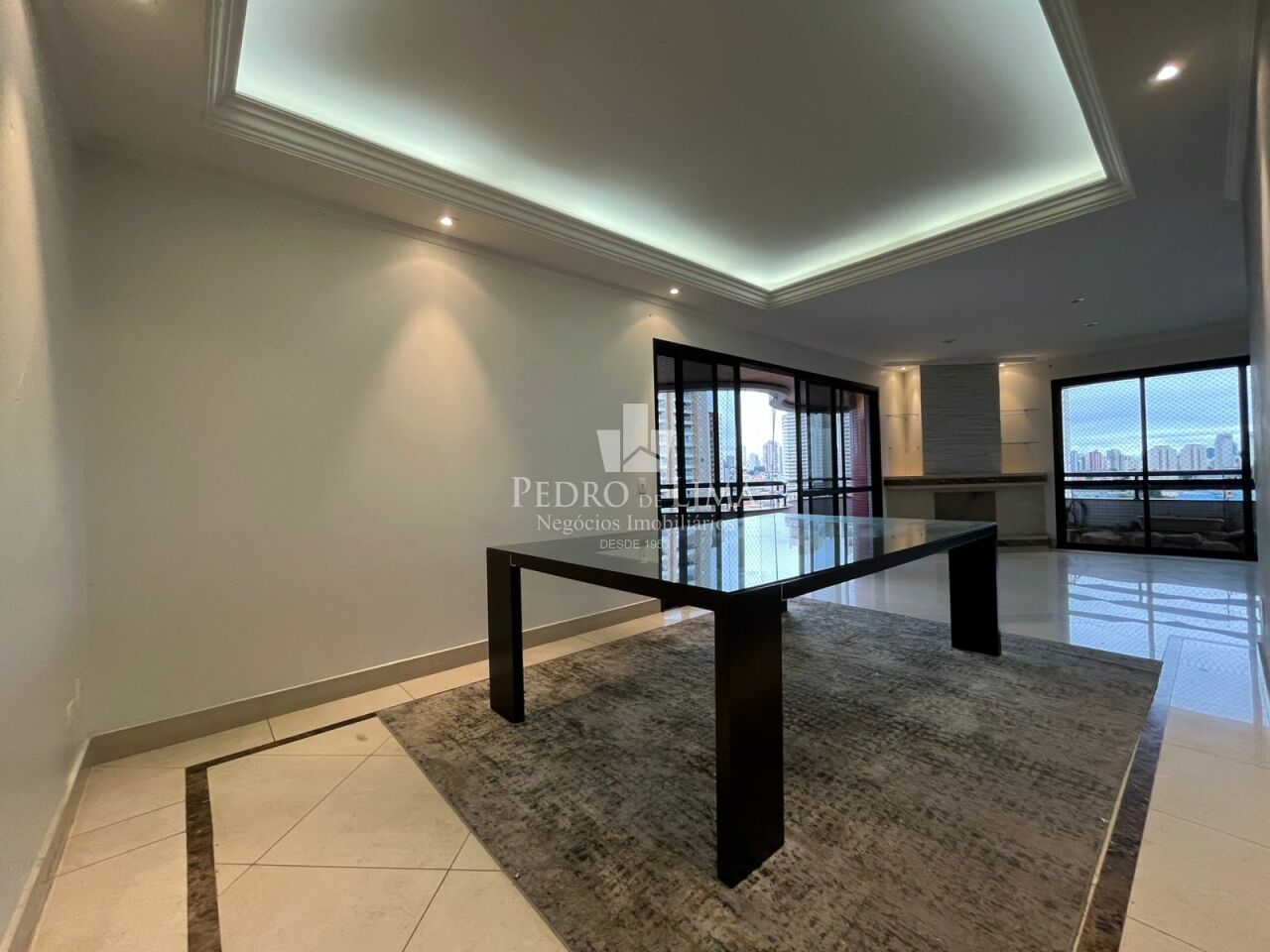 Apartamento 4 quartos, 4 vagas, Vila Carrão. Condomínio Monte Carlo