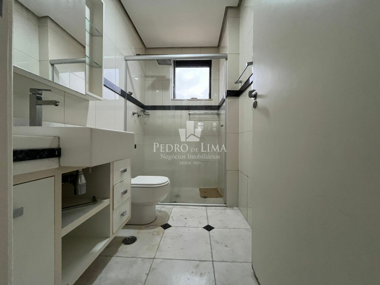 Apartamento 4 quartos, 4 vagas, Vila Carrão. Condomínio Monte Carlo