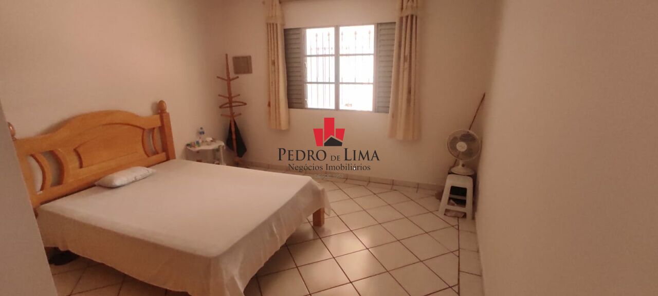 Sobrado 262m² no Jardim Ipanema, 3 dormitórios (1 suíte) e 3 vagas 
