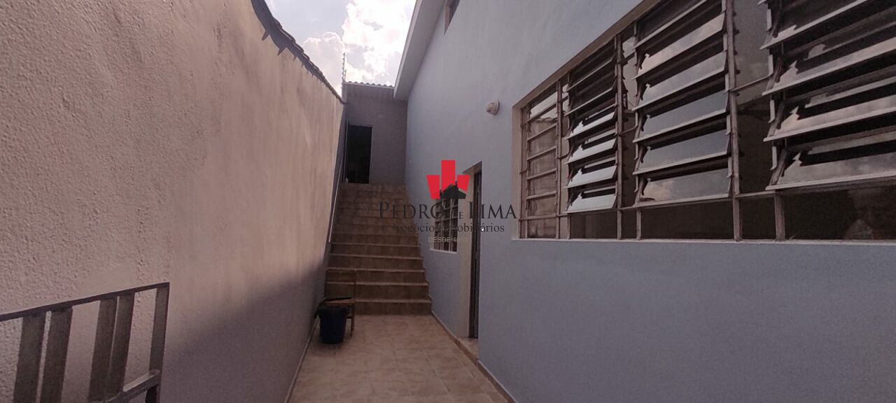 Sobrado 262m² no Jardim Ipanema, 3 dormitórios (1 suíte) e 3 vagas 