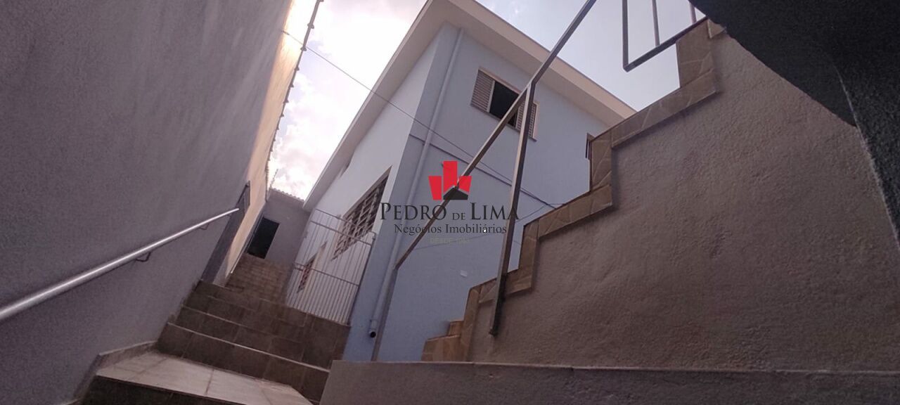 Sobrado 262m² no Jardim Ipanema, 3 dormitórios (1 suíte) e 3 vagas 