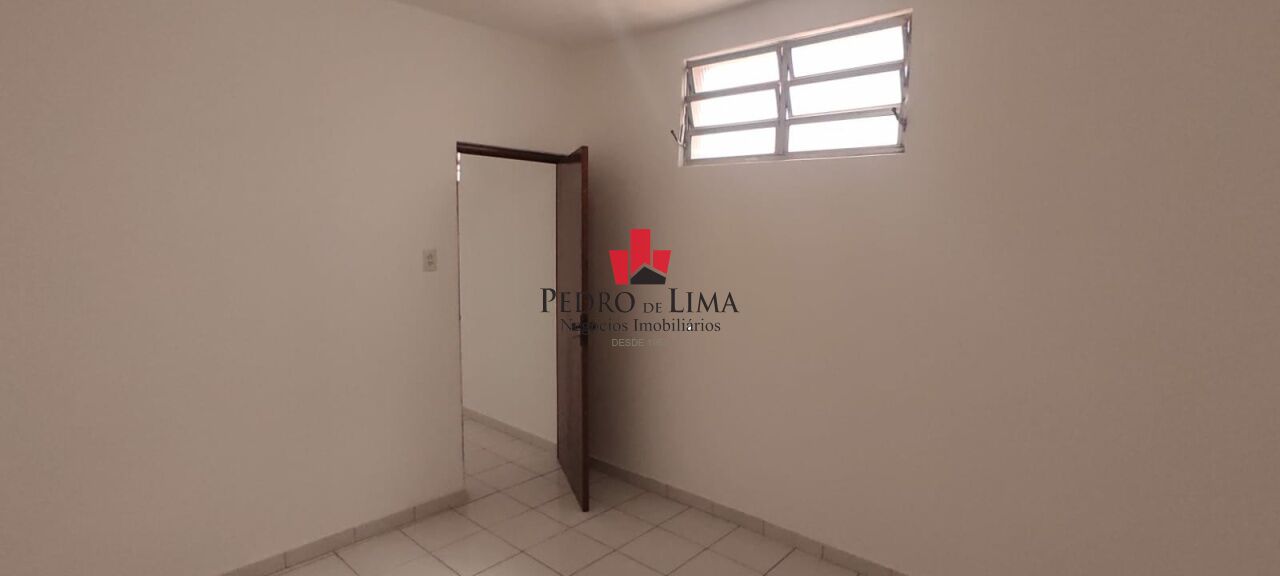 Sobrado 262m² no Jardim Ipanema, 3 dormitórios (1 suíte) e 3 vagas 