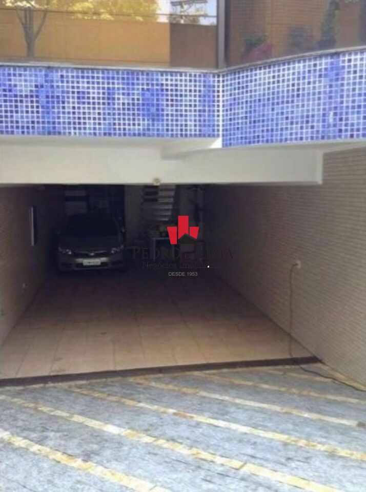 Sobrado 4 suítes, 620m², 6 vagas no Anália Franco