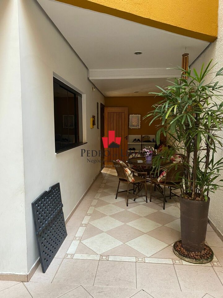 Sobrado 4 suítes, 620m², 6 vagas no Anália Franco