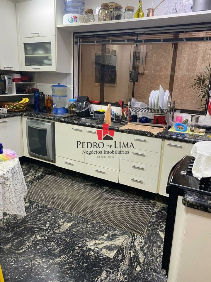 Sobrado 4 suítes, 620m², 6 vagas no Anália Franco