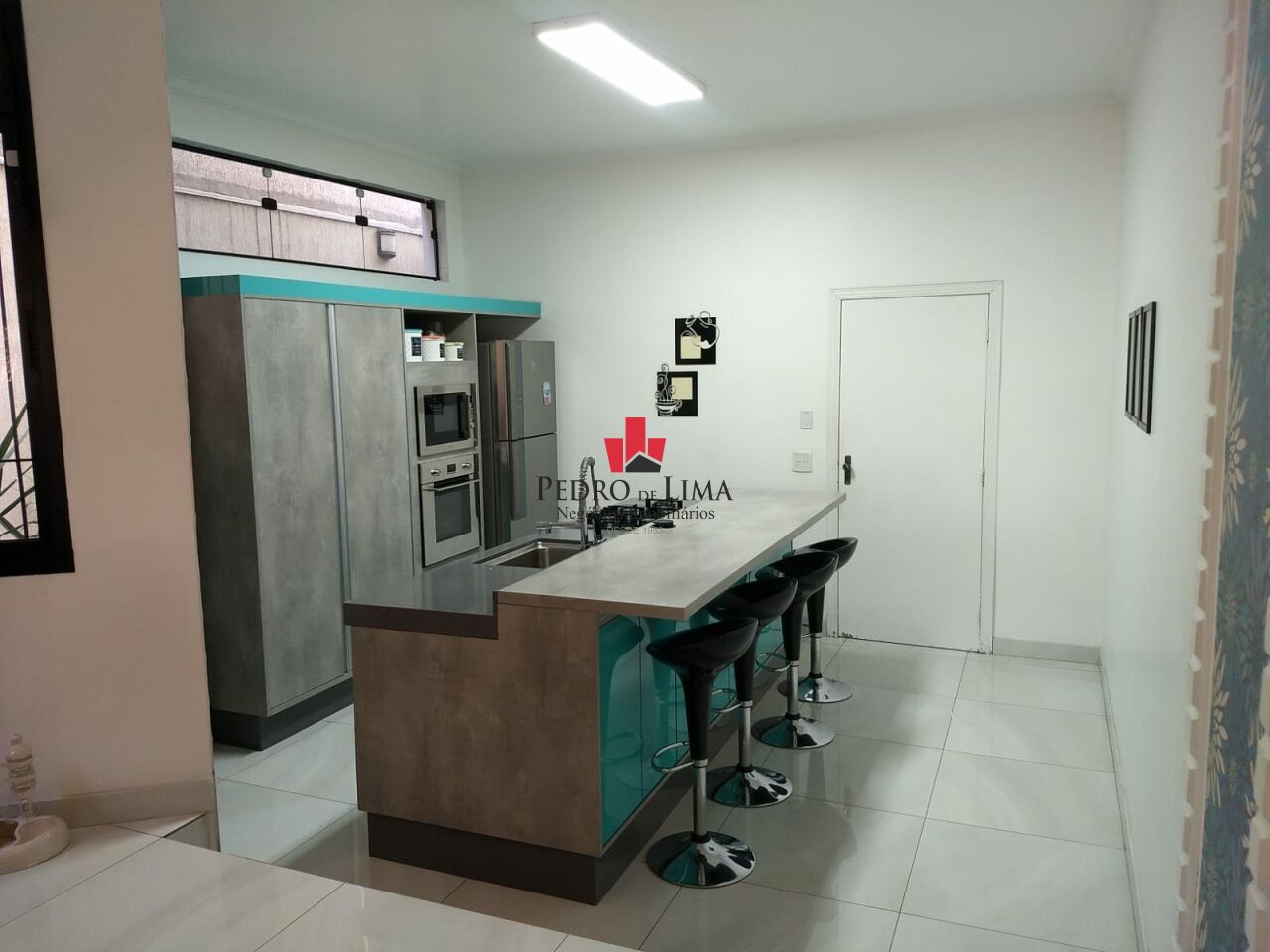 Casa na Vila Alpina com 3 quartos (1 suíte), área gourmet e 2 vagas de garagem