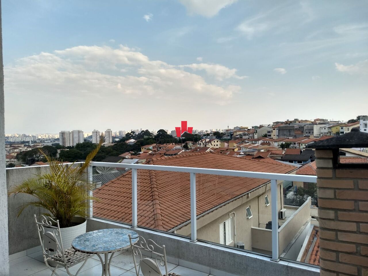Casa na Vila Alpina com 3 quartos (1 suíte), área gourmet e 2 vagas de garagem
