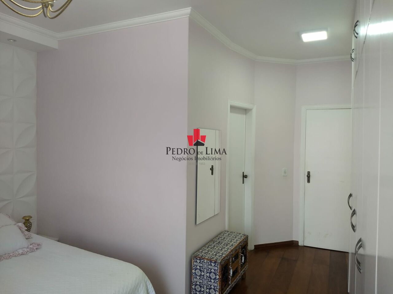 Casa na Vila Alpina com 3 quartos (1 suíte), área gourmet e 2 vagas de garagem