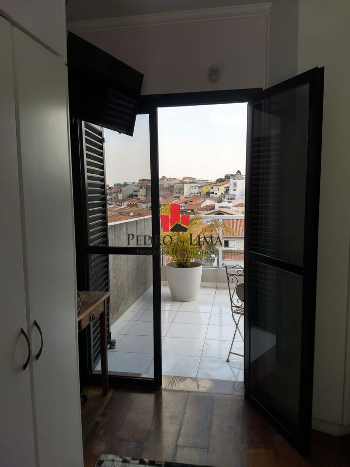 Casa na Vila Alpina com 3 quartos (1 suíte), área gourmet e 2 vagas de garagem