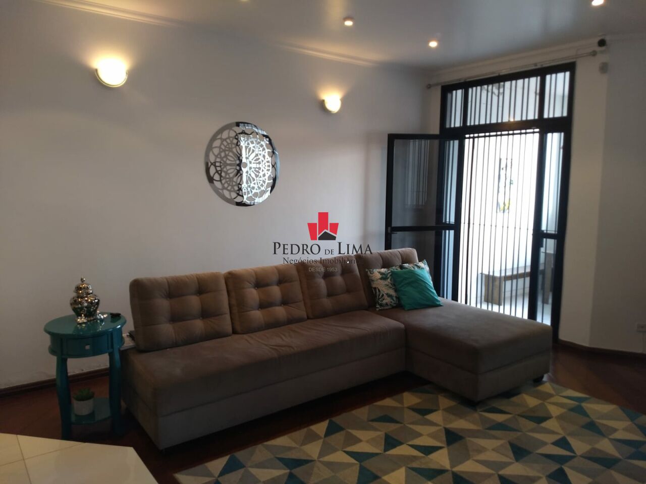 Casa na Vila Alpina com 3 quartos (1 suíte), área gourmet e 2 vagas de garagem