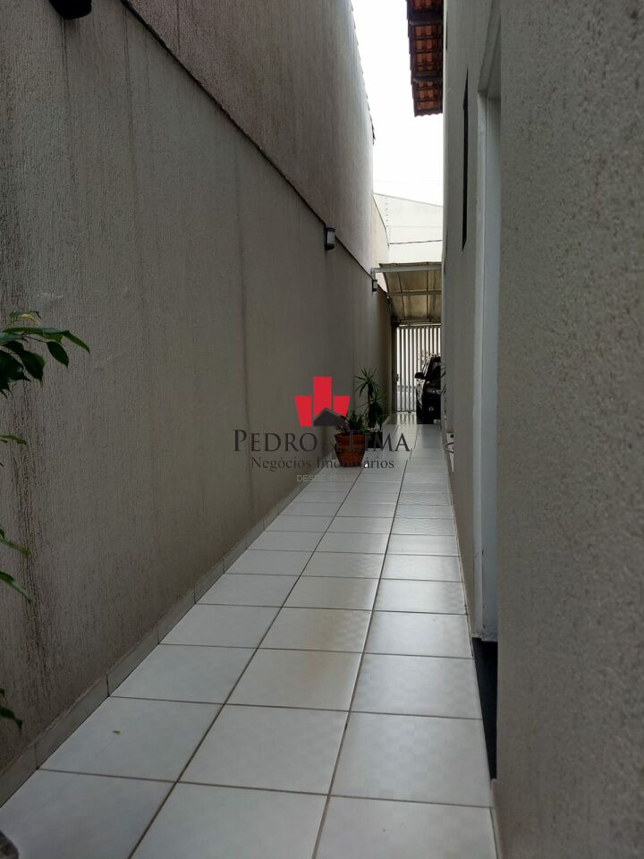 Casa na Vila Alpina com 3 quartos (1 suíte), área gourmet e 2 vagas de garagem