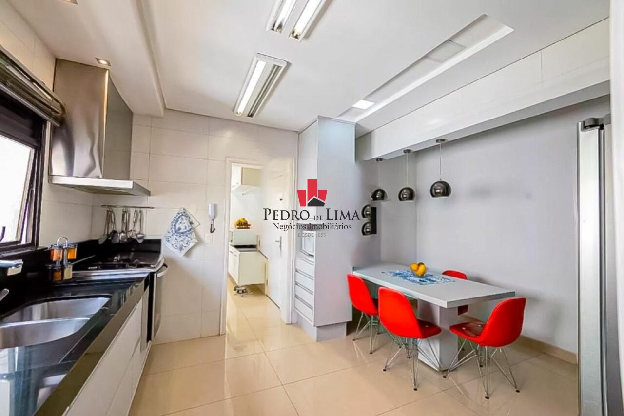 Apartamento no Tatuapé, 257m²  - 4 suítes e 4 vagas Condomínio San Remo