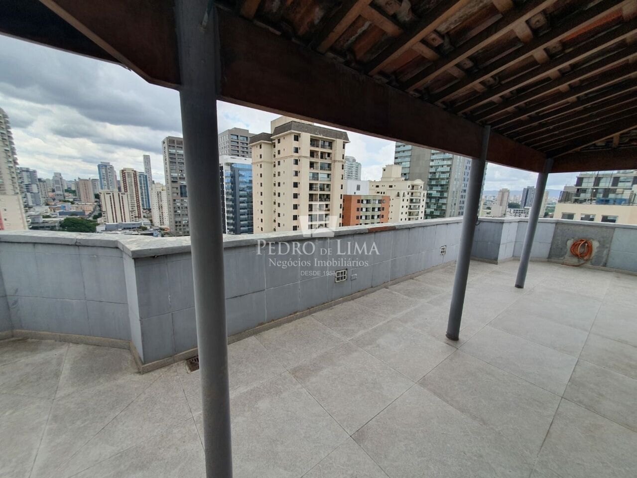 Apartamento "cobertura" próximo ao Metrô Carrão, 145m², 3 quartos e 2 vagas. Condomínio Ônix