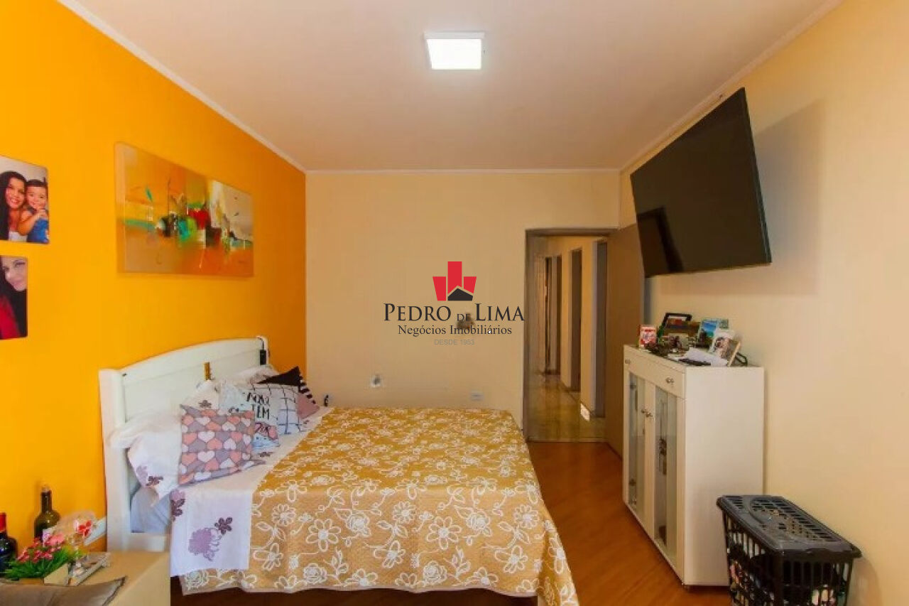 Sobrado na Vila Diva com 5 dormitórios (3 suítes), quintal com piscina e 5 vagas 