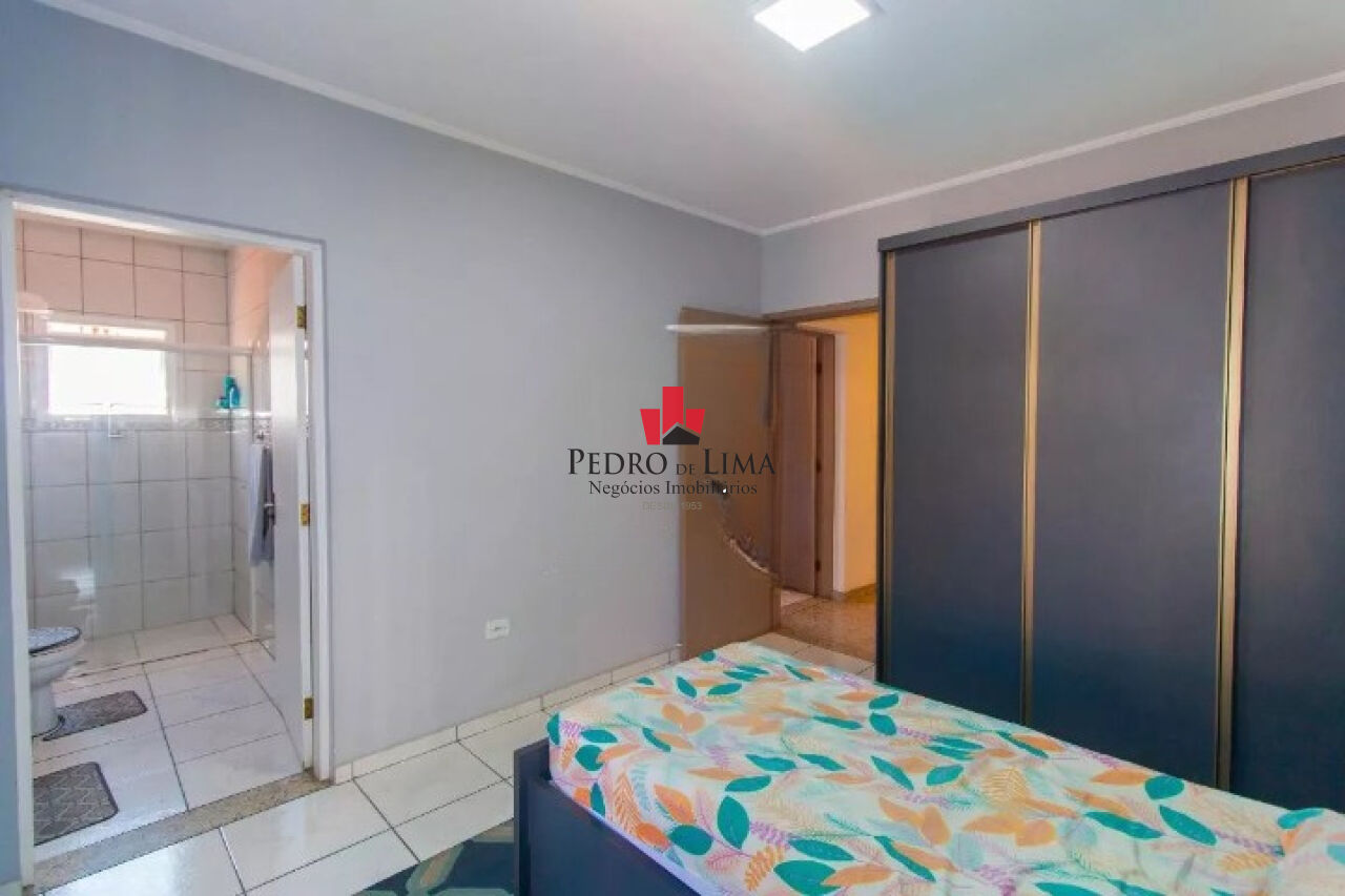 Sobrado na Vila Diva com 5 dormitórios (3 suítes), quintal com piscina e 5 vagas 