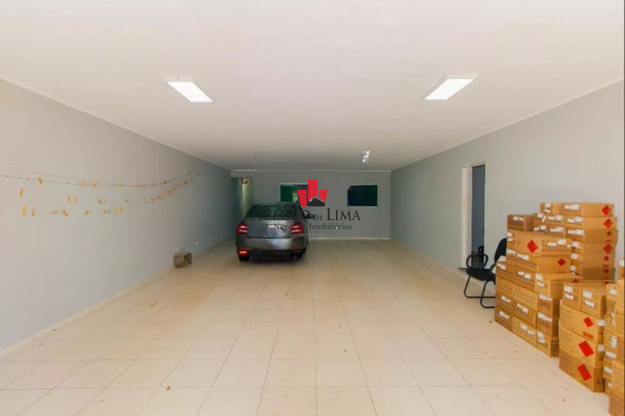 Sobrado na Vila Diva com 5 dormitórios (3 suítes), quintal com piscina e 5 vagas 