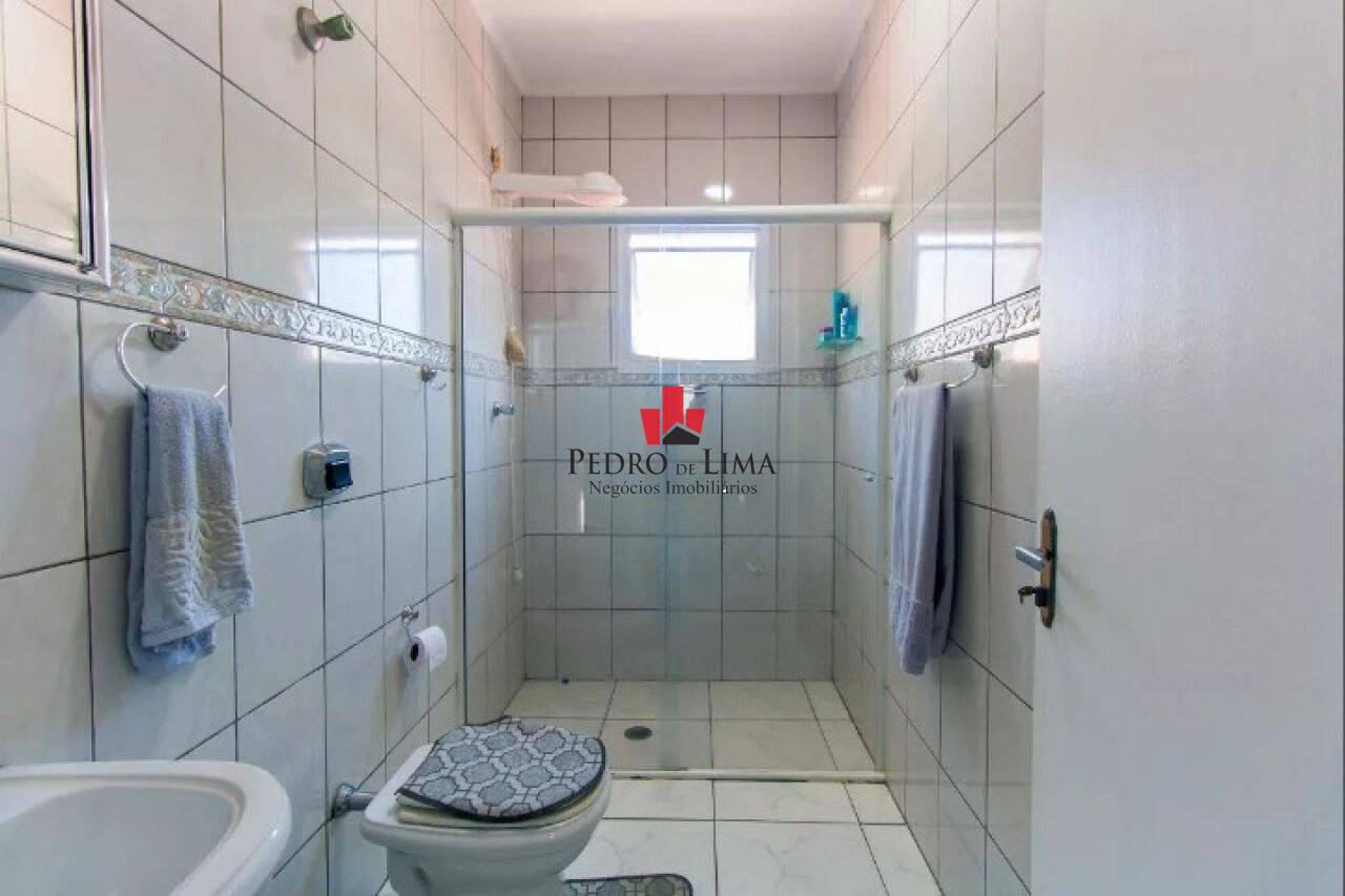 Sobrado na Vila Diva com 5 dormitórios (3 suítes), quintal com piscina e 5 vagas 