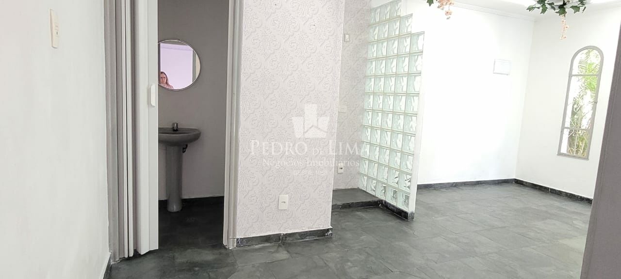 Casa Térrea Comercial, de fundos, no Tatuapé com 70 m² e 3 salas.