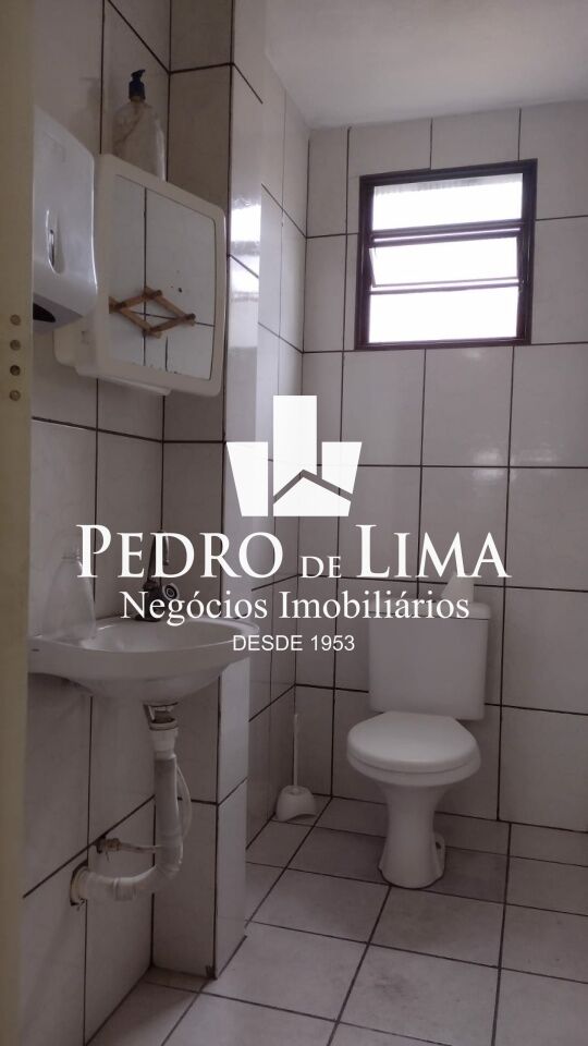 Prédio Comercial com 232 metros de área construída e 2 vagas