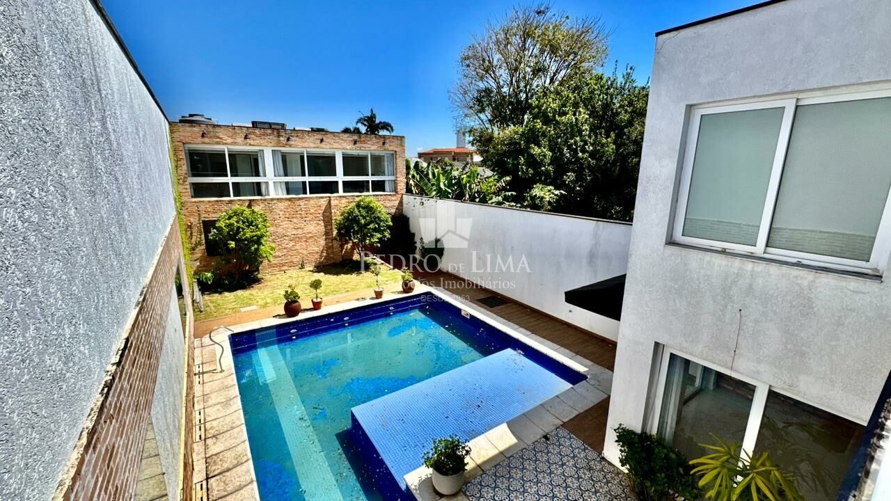 Casa Alto Padrão, com piscina, 4 suítes e 4 vagas na Mooca.