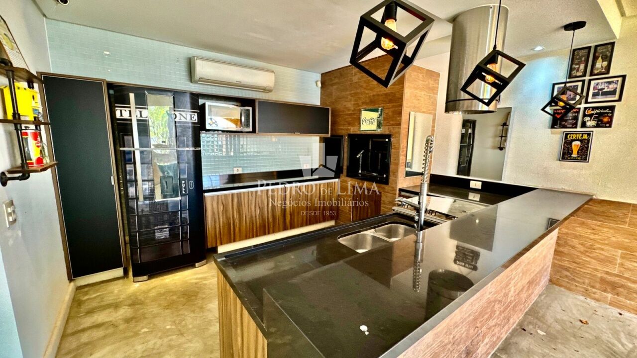 Casa Alto Padrão, com piscina, 4 suítes e 4 vagas na Mooca.