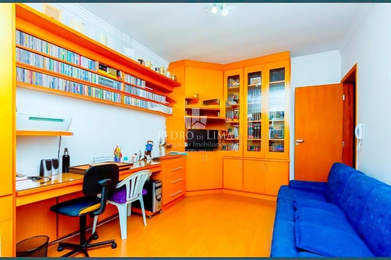 Sobrado com 245m² 5 quartos sendo 4 suítes e 5 vagas no Belém