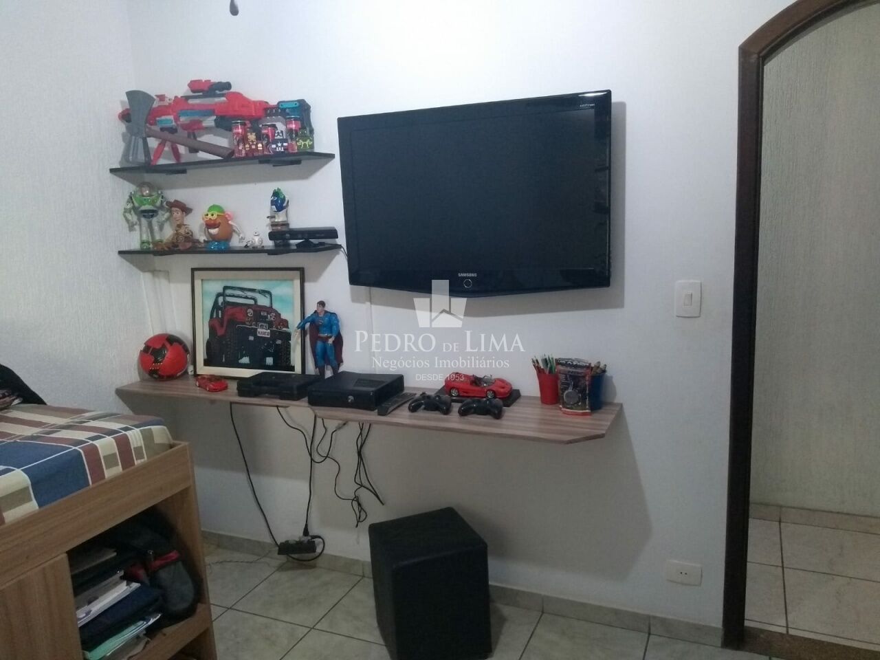 Sobrado com 3 dormitórios  e 5 vagas no Jardim Iva