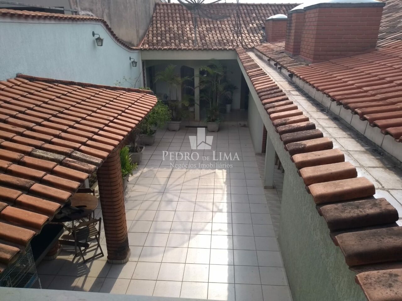Sobrado com 3 dormitórios  e 5 vagas no Jardim Iva