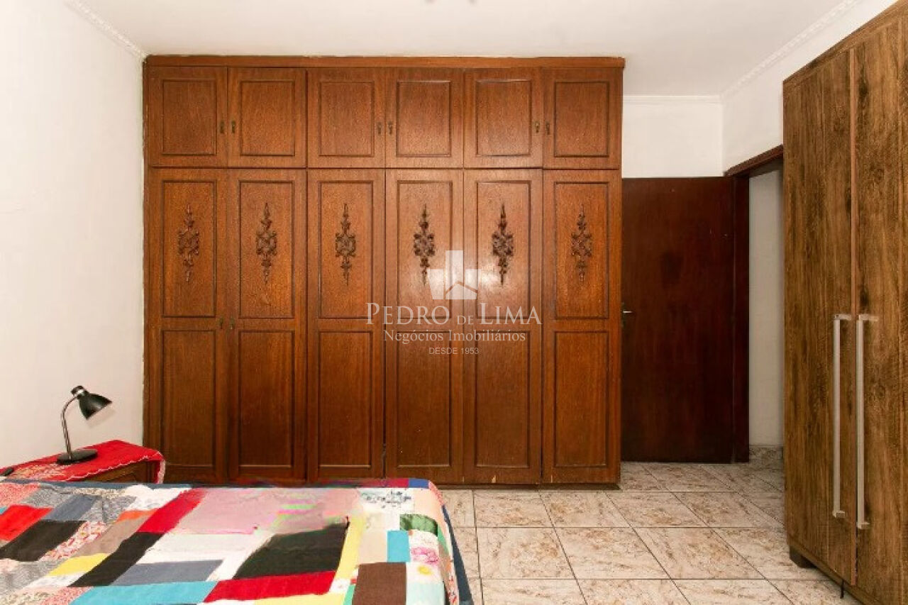 Casa com 3 quartos sendo 2 suítes e 8 vagas na Vila Carrão