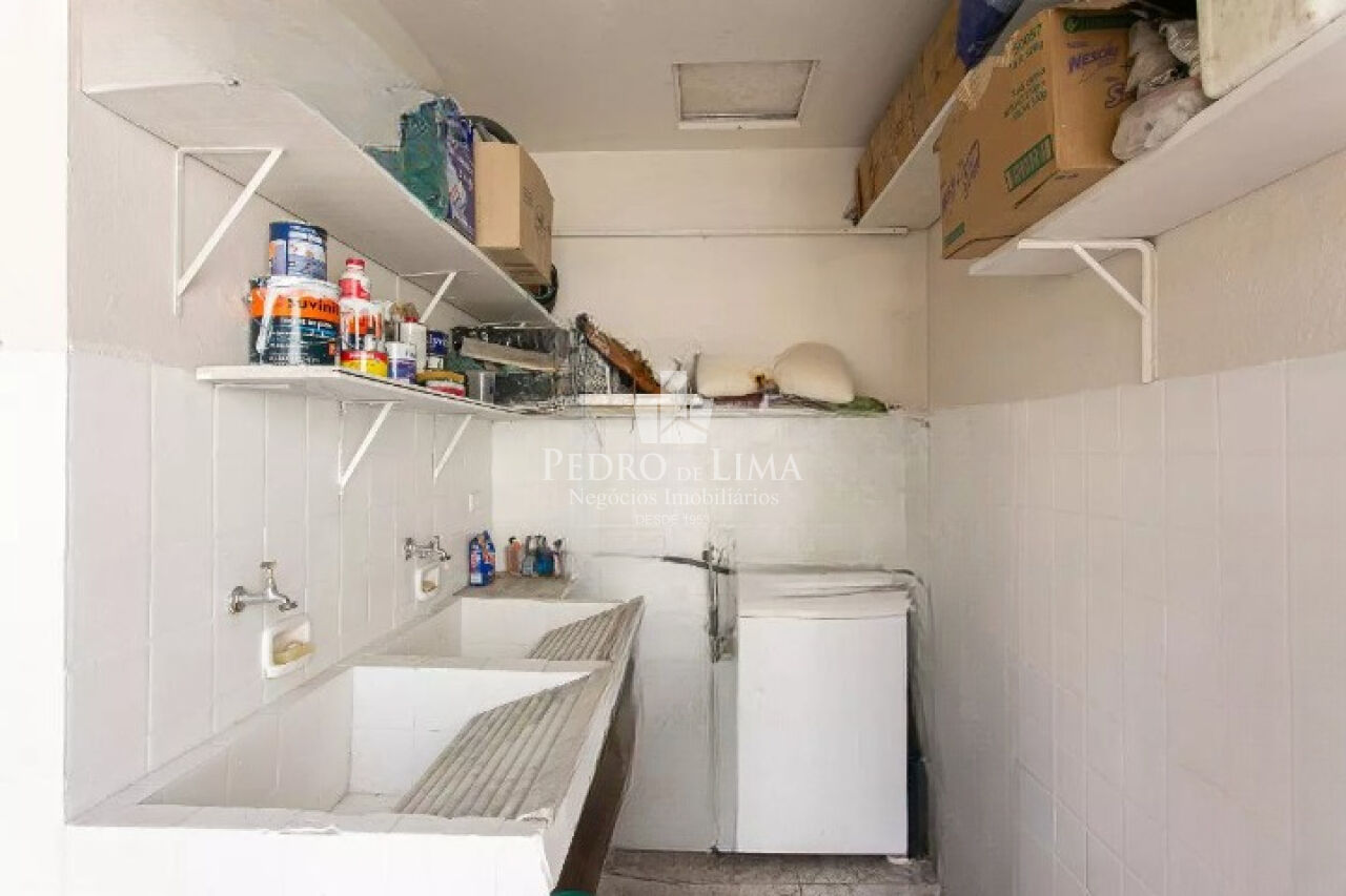Casa com 3 quartos sendo 2 suítes e 8 vagas na Vila Carrão