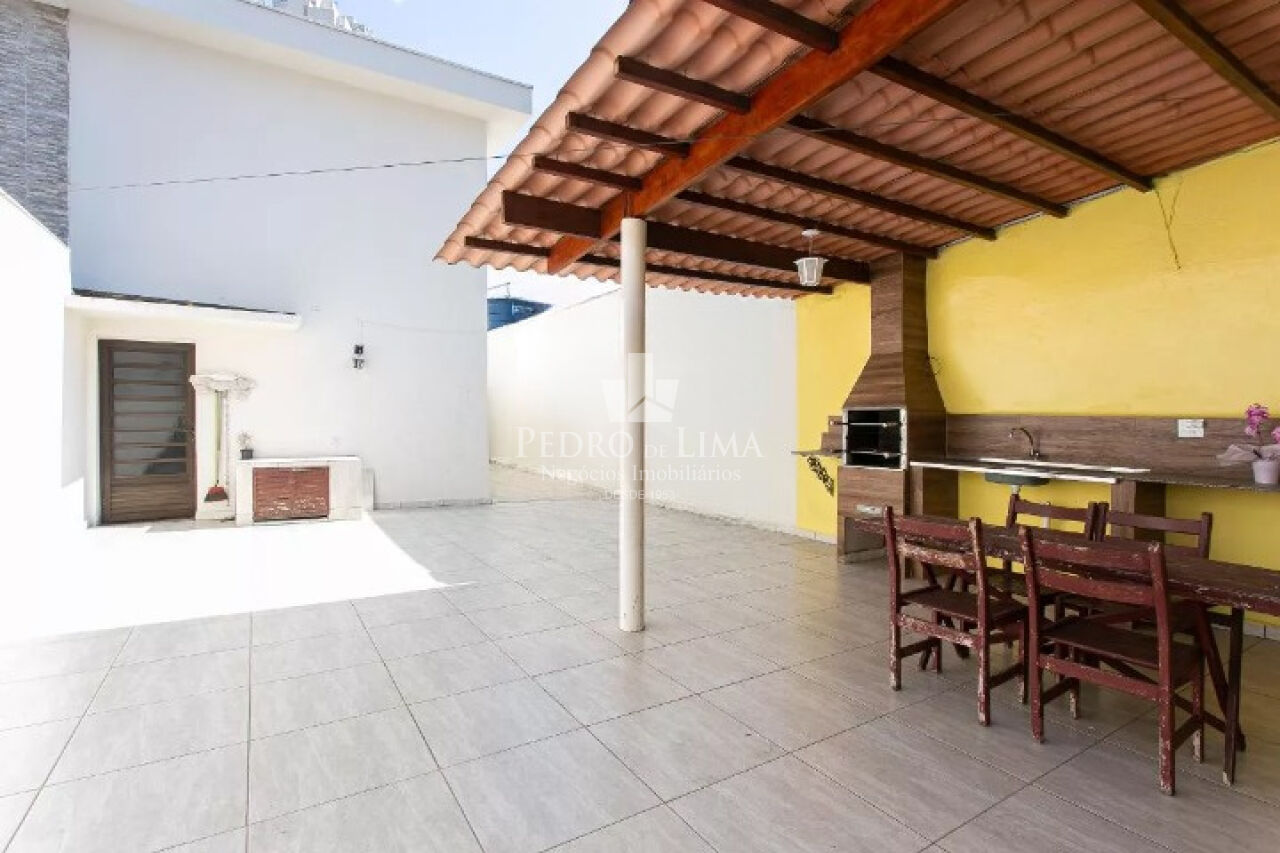 Casa com 3 quartos sendo 2 suítes e 8 vagas na Vila Carrão