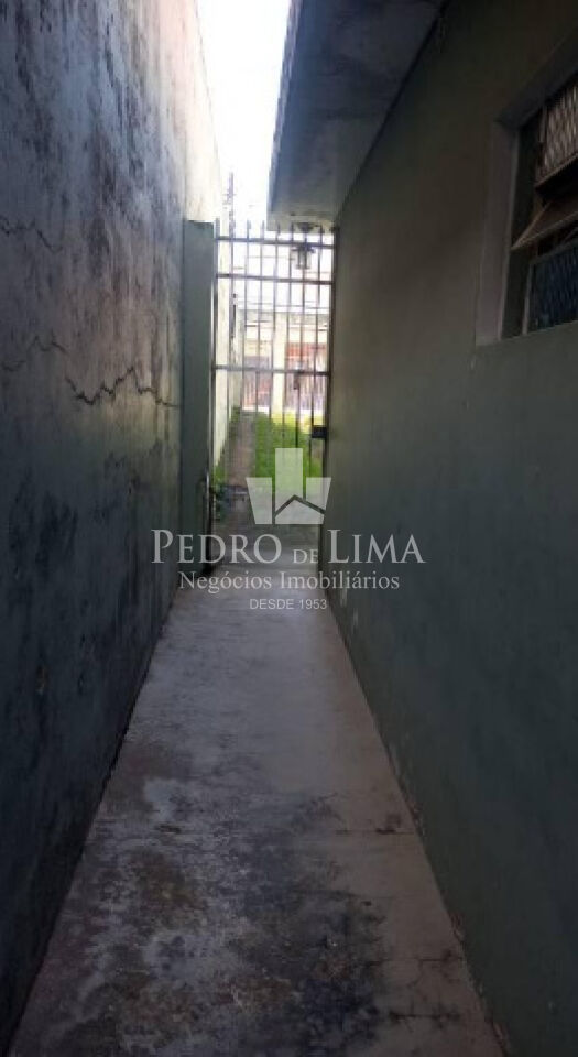 Terreno com 250m² para uso comercial ou residencial na região da Água Rasa, sendo 5 x 50