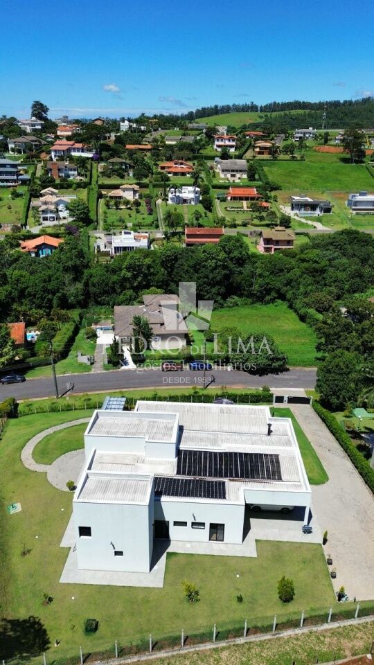 Casa Térrea com 4 suítes, 4 vagas e piscina no condomínio Jardim das Palmeiras Bragança Paulista-SP