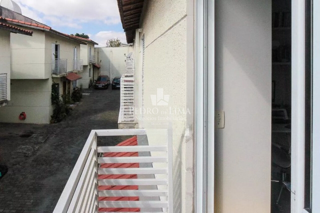 Sobrado em condomínio fechado na Vila Prudente com 2 dormitórios e 1 vaga