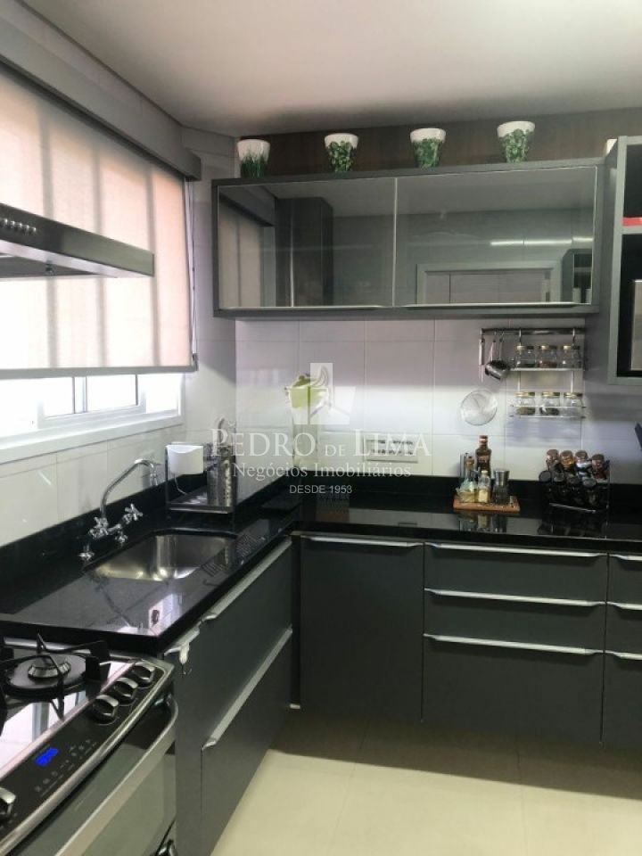 Apartamento mobiliado 165m² 3 suítes 4 vagas Tatuapé