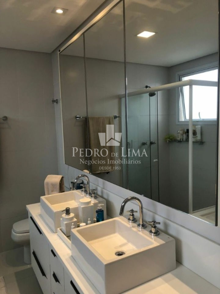 Apartamento mobiliado 165m² 3 suítes 4 vagas Tatuapé