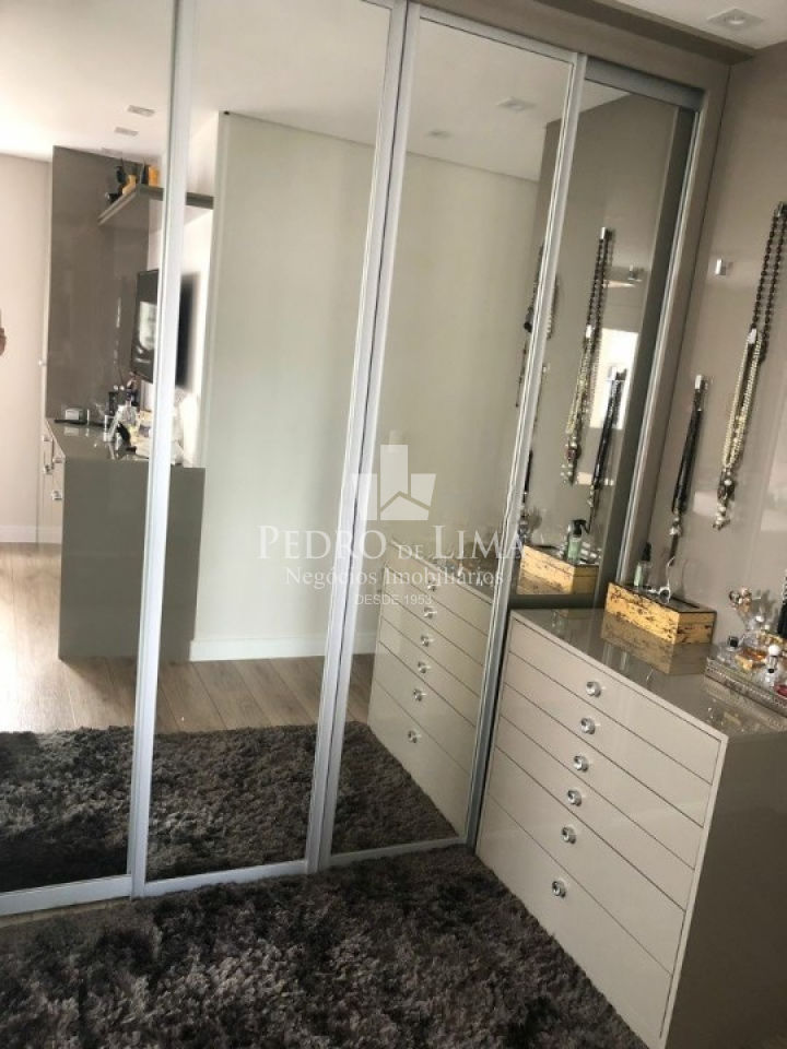 Apartamento mobiliado 165m² 3 suítes 4 vagas Tatuapé