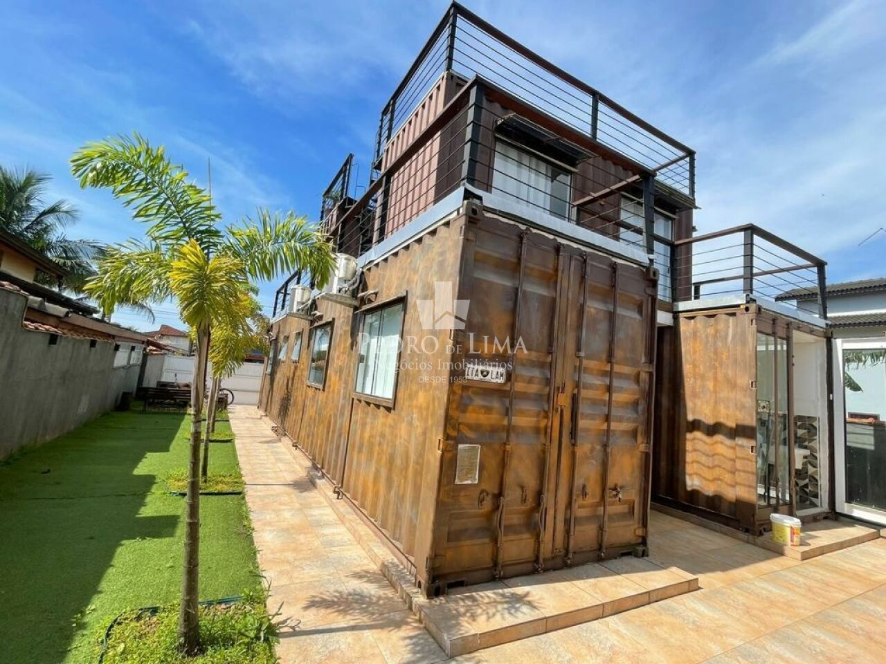 imagem do imovel Casa Container com 6 suítes individuais, cozinha gourmet e piscina na Morada da Praia ref: TP26273