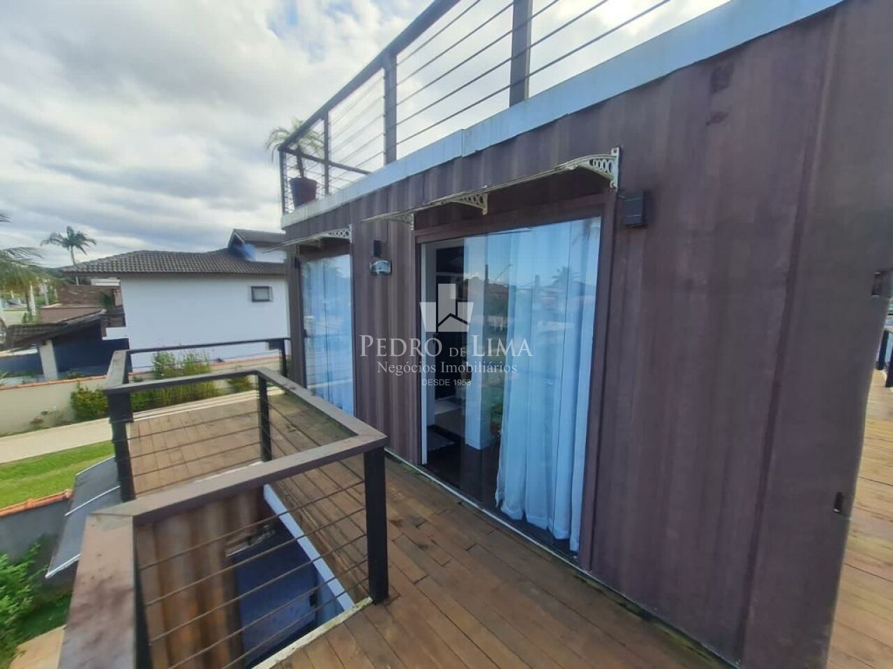 imagem do imovel Casa Container com 6 suítes individuais, cozinha gourmet e piscina na Morada da Praia ref: TP26273