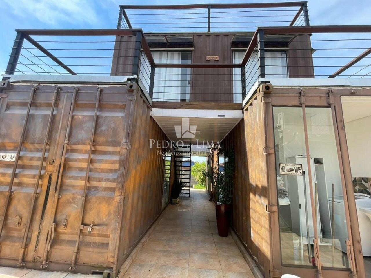 imagem do imovel Casa Container com 6 suítes individuais, cozinha gourmet e piscina na Morada da Praia ref: TP26273