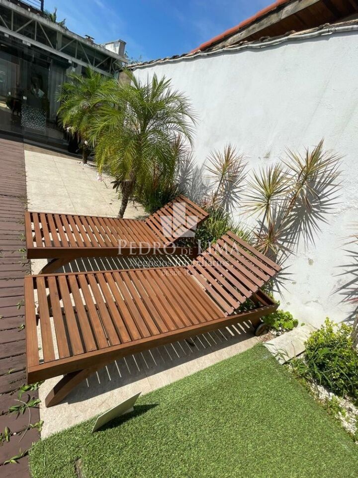 Casa Container com 6 suítes individuais, cozinha gourmet e piscina na Morada da Praia