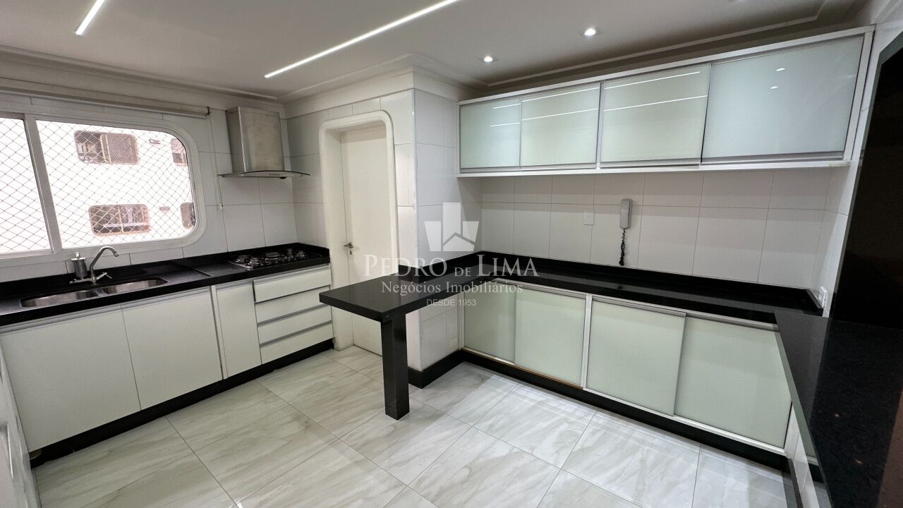 Apartamento cobertura no Jardim Anália Franco , 260m², 4 quartos e 3 vagas. Condomínio Anália Franco