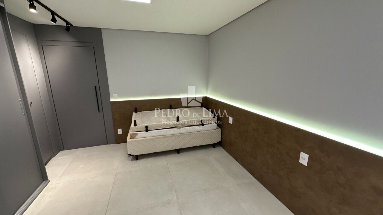 Apartamento cobertura no Jardim Anália Franco , 260m², 4 quartos e 3 vagas. Condomínio Anália Franco