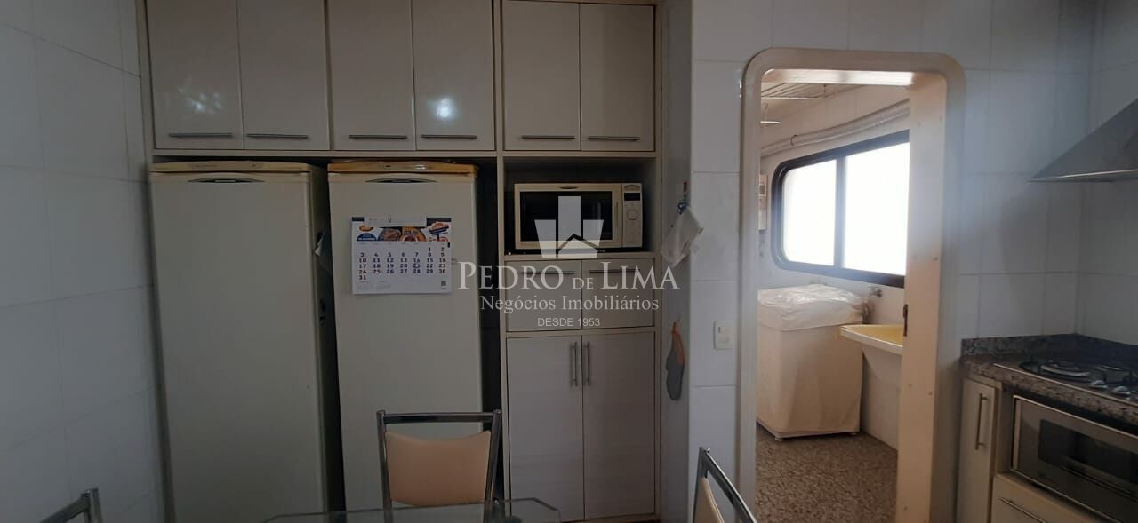 Apartamento, 3 quartos , 1 suíte, 2 vagas. Condomínio Anália Franco