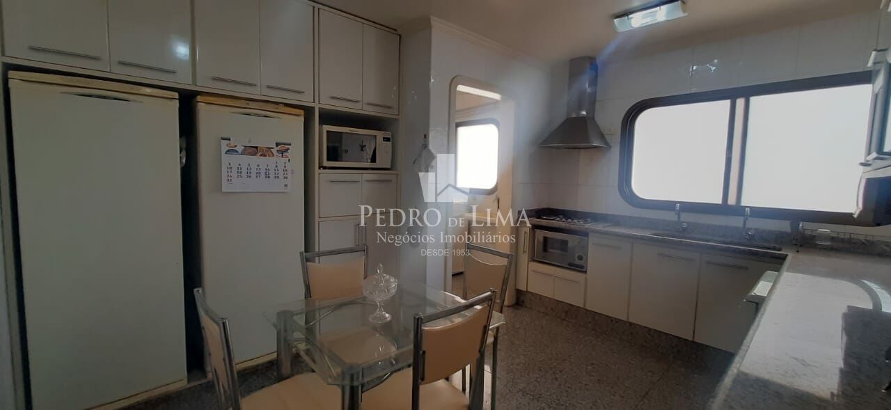 Apartamento, 3 quartos , 1 suíte, 2 vagas. Condomínio Anália Franco