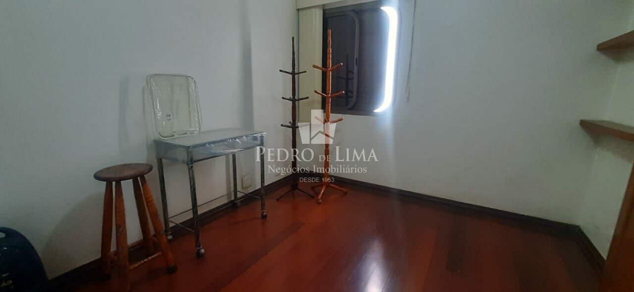 Apartamento, 3 quartos , 1 suíte, 2 vagas. Condomínio Anália Franco