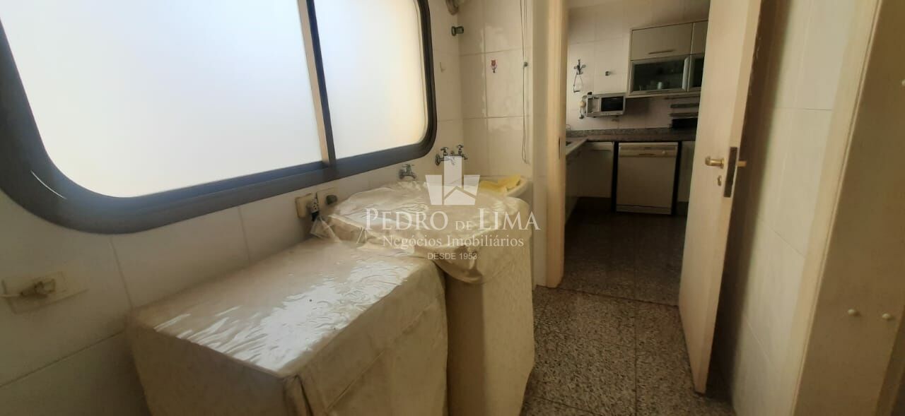 Apartamento, 3 quartos , 1 suíte, 2 vagas. Condomínio Anália Franco
